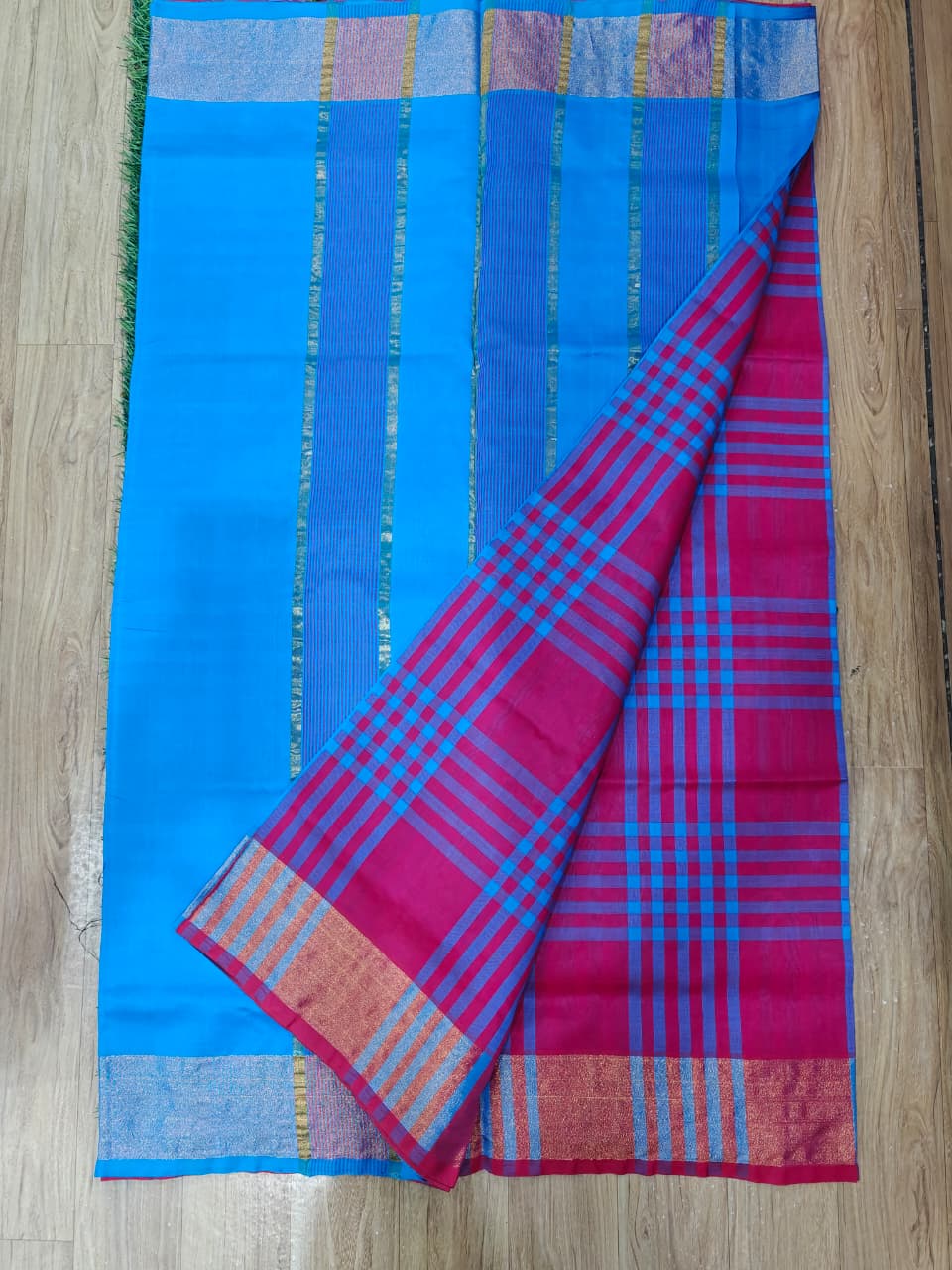 Annam Zari Motif Detail